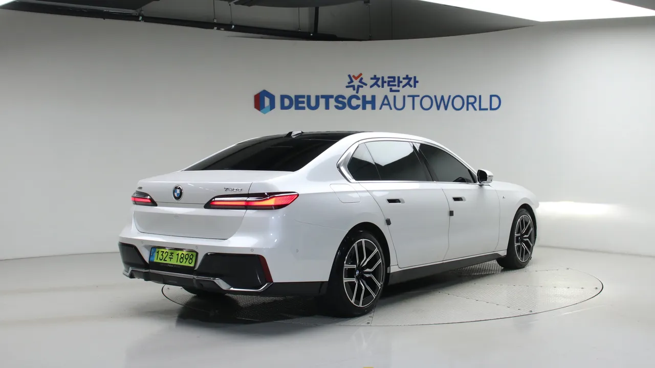 BMW 7er — miniaturë 2