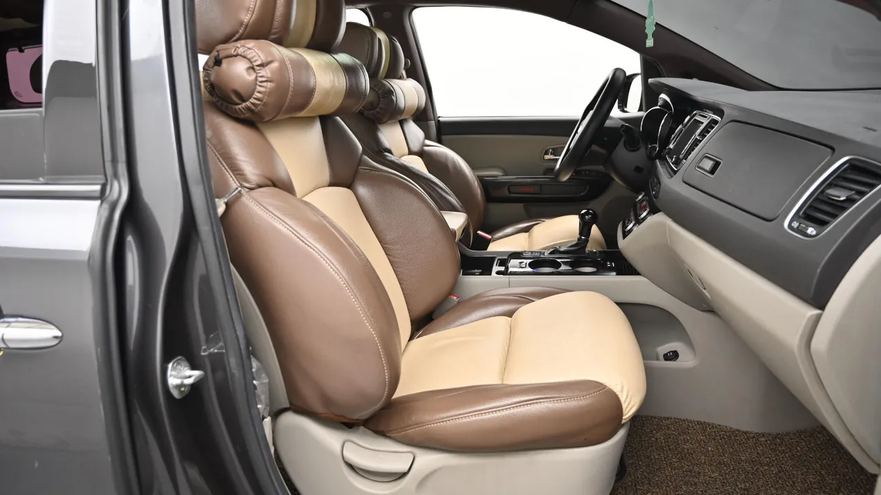 Kia Carnival — miniaturë 10