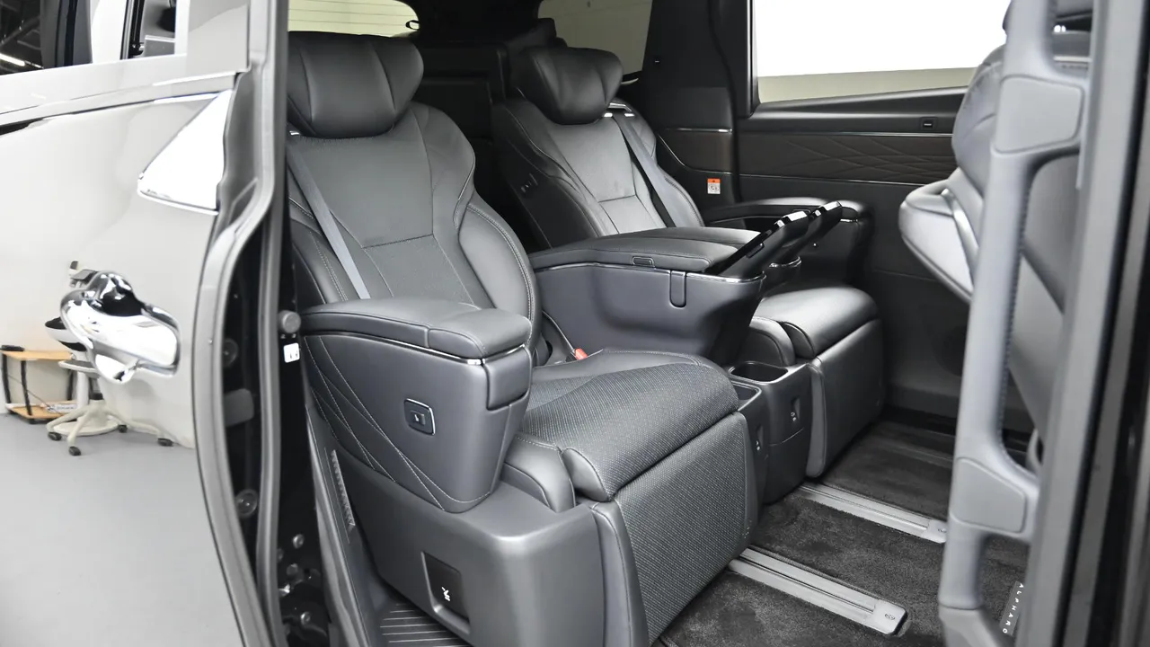 Toyota Alphard — miniaturë 12