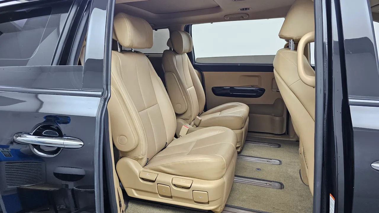 Kia Carnival — miniaturë 12