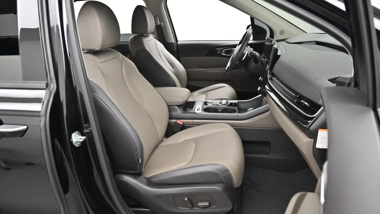 Kia Carnival — miniaturë 10