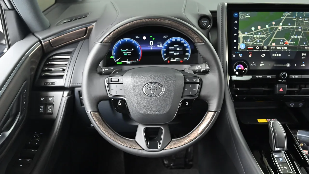 Toyota Alphard — miniaturë 13