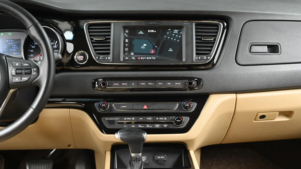 Kia Carnival — miniaturë 41