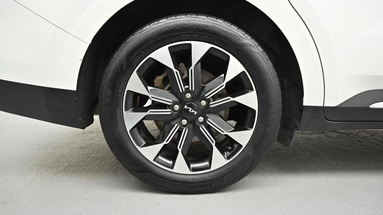 Kia Carnival — miniaturë 5