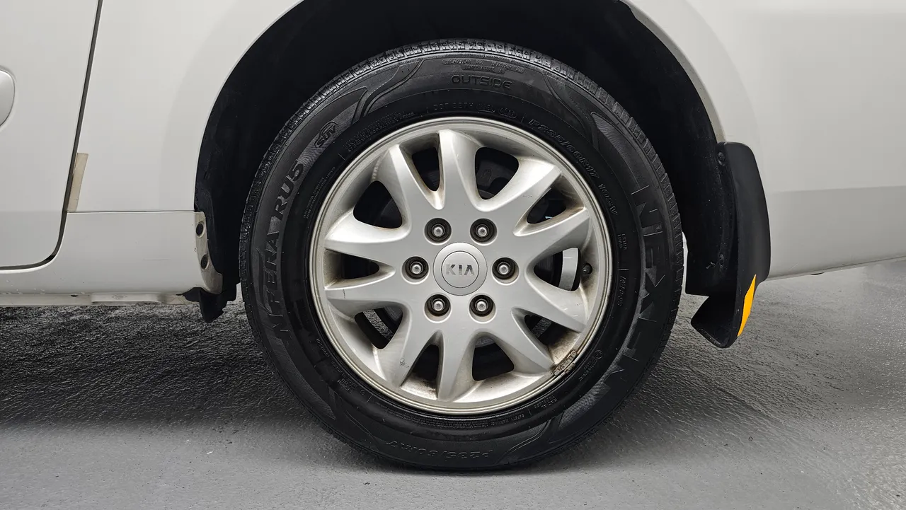 Kia Carnival — miniaturë 5