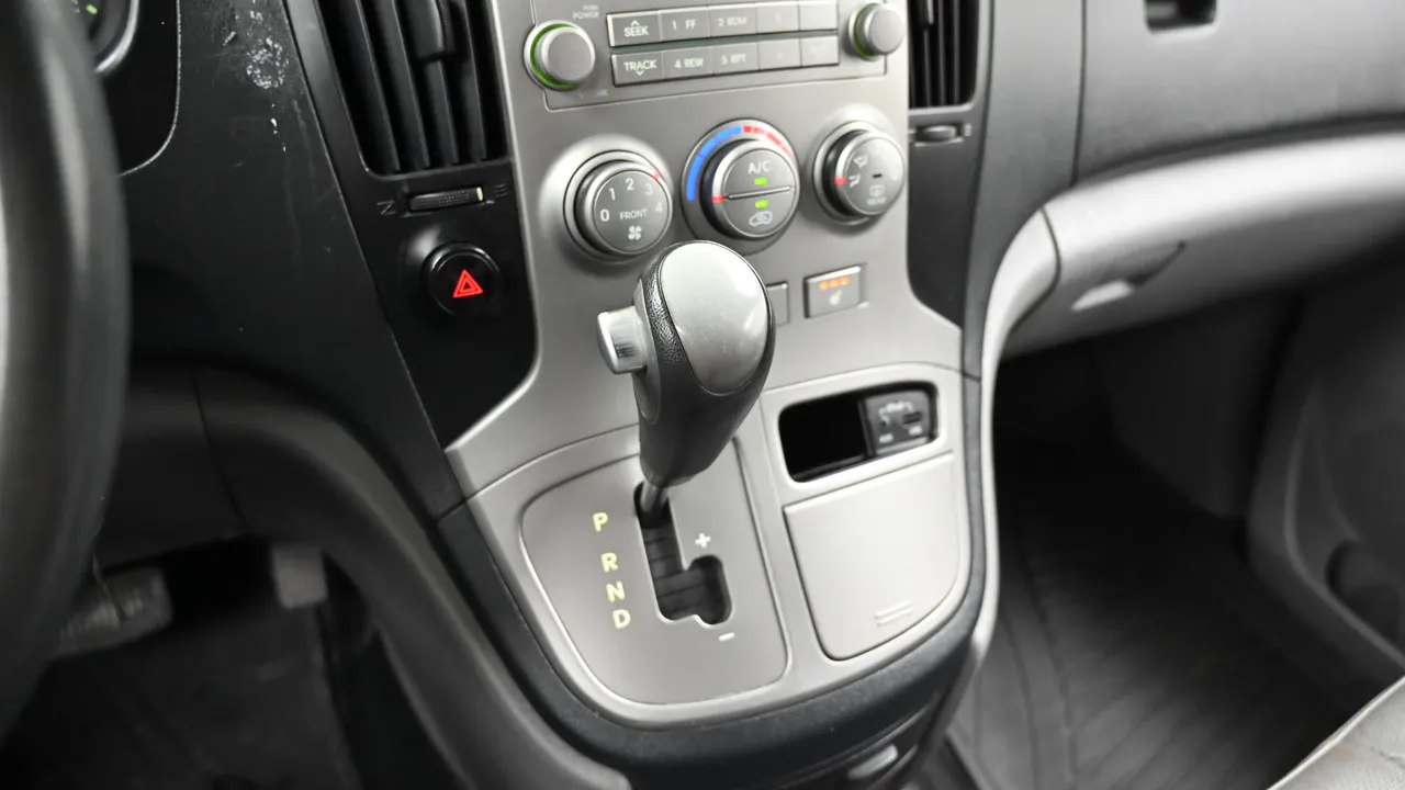 Hyundai Starex — miniaturë 9