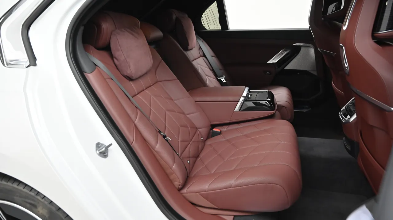 BMW 7er — miniaturë 21