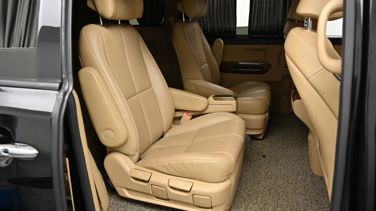 Kia Carnival — miniaturë 12