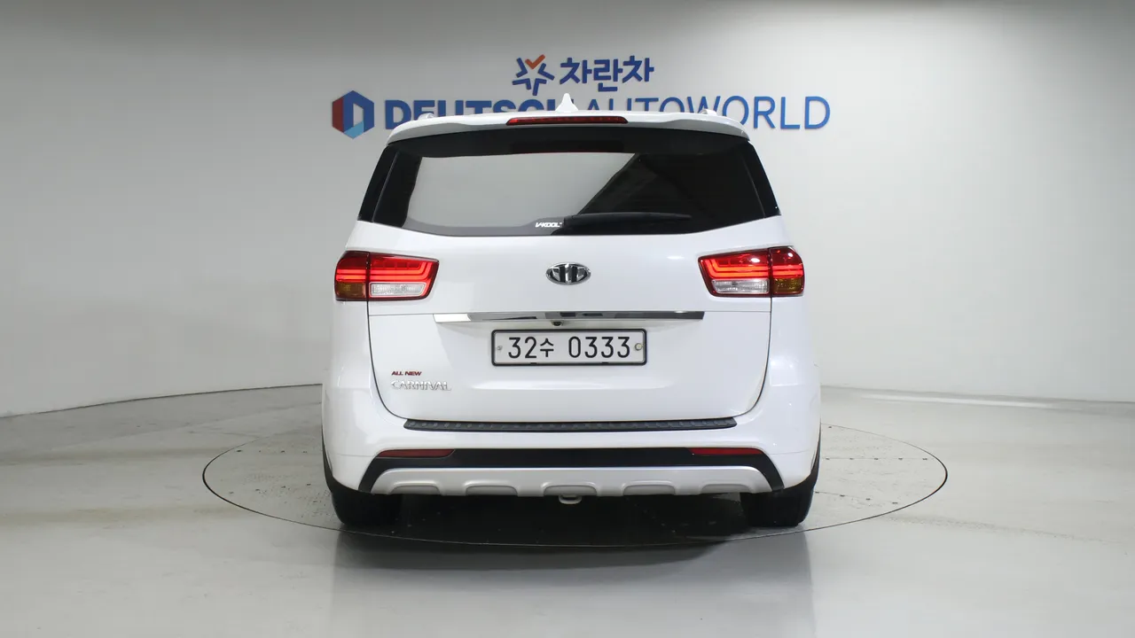 Kia Carnival — miniaturë 4