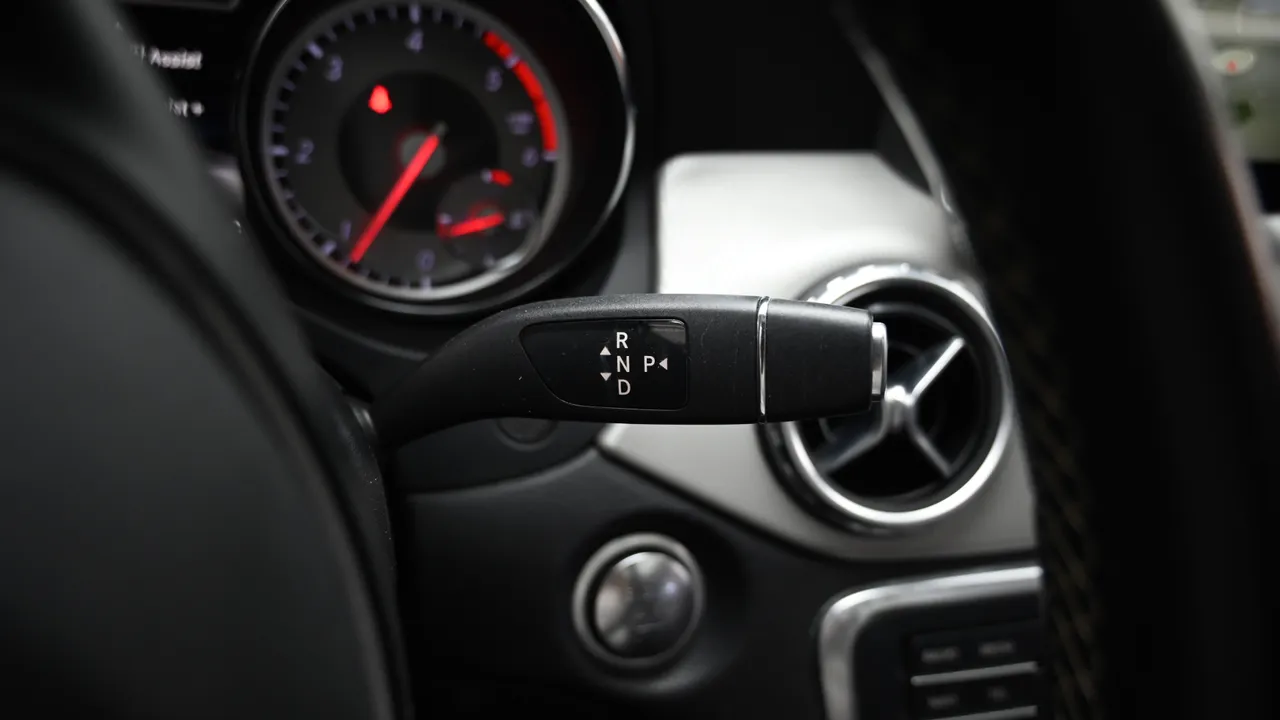 Мерседес ГЛА-Класс X156 GLA200d