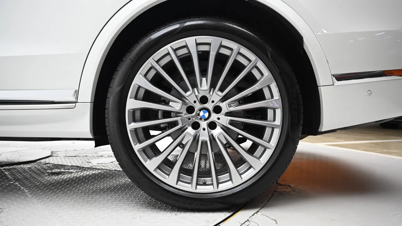 BMW X7 — miniaturë 5