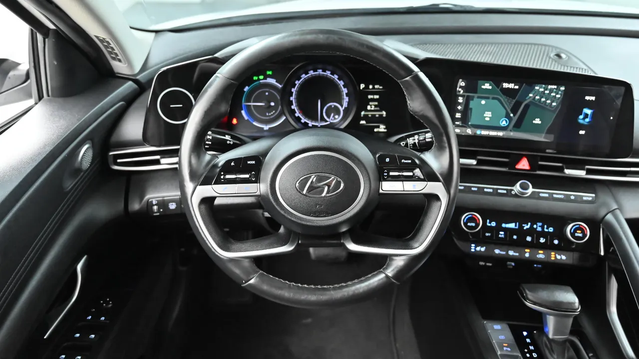 Hyundai Avante — miniaturë 13