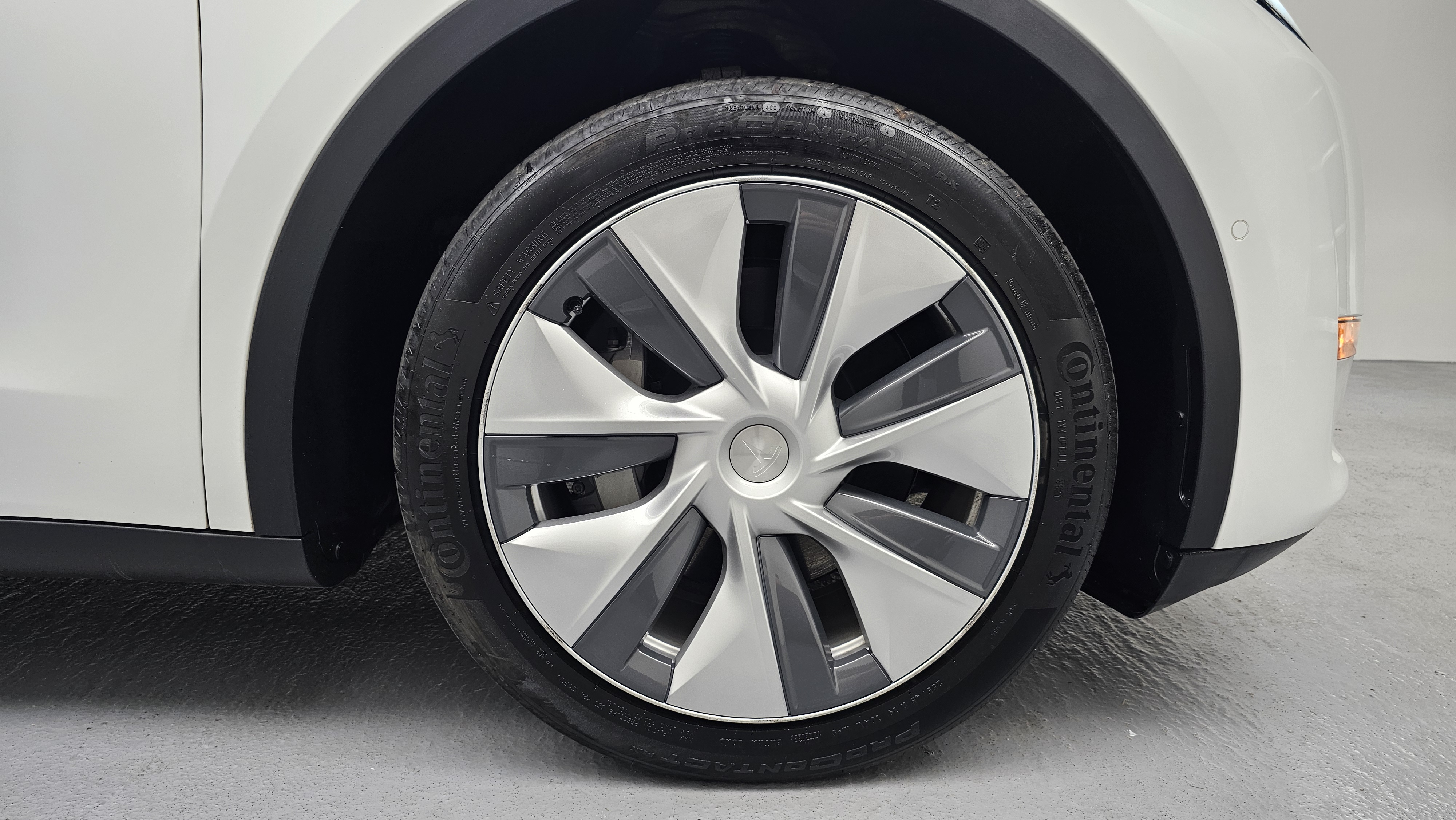 Tesla Model Y — miniaturë 29