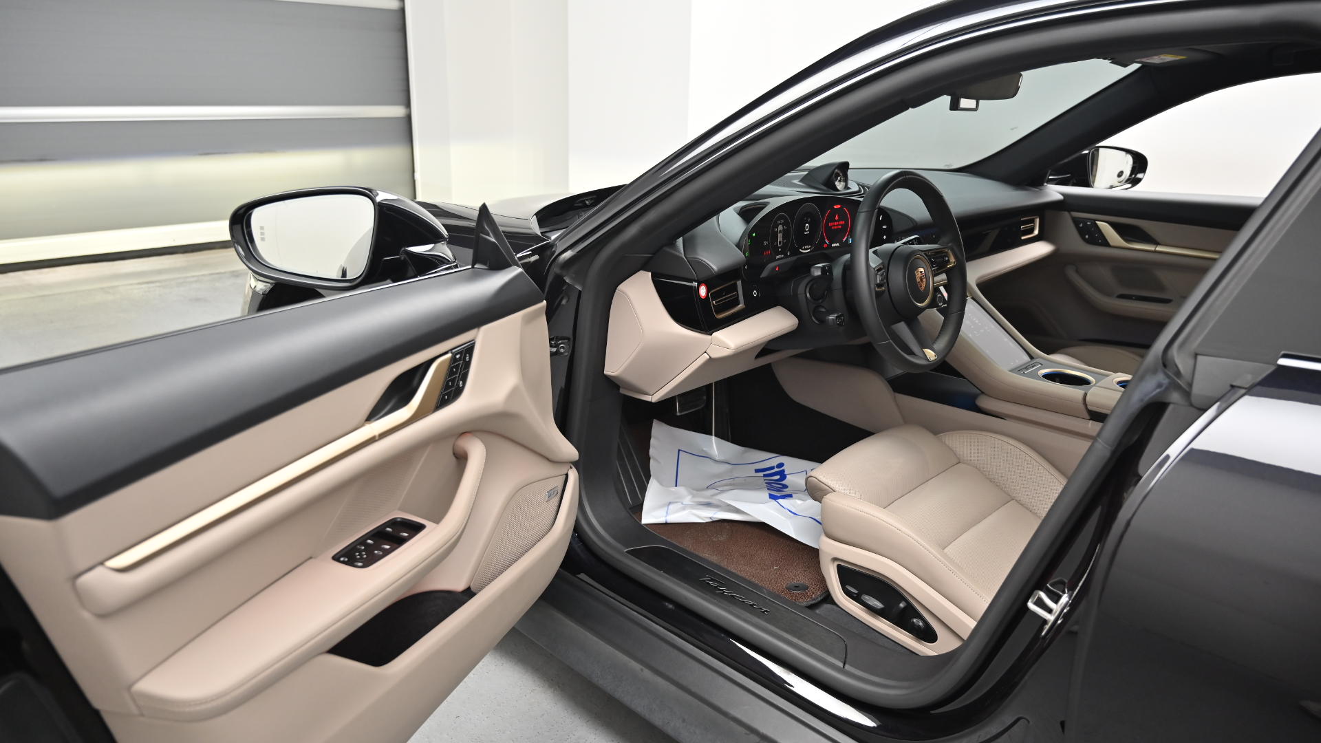 Porsche Taycan — miniaturë 11