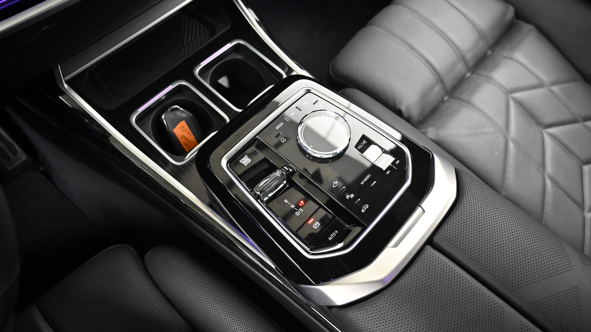 BMW 7er — miniaturë 9