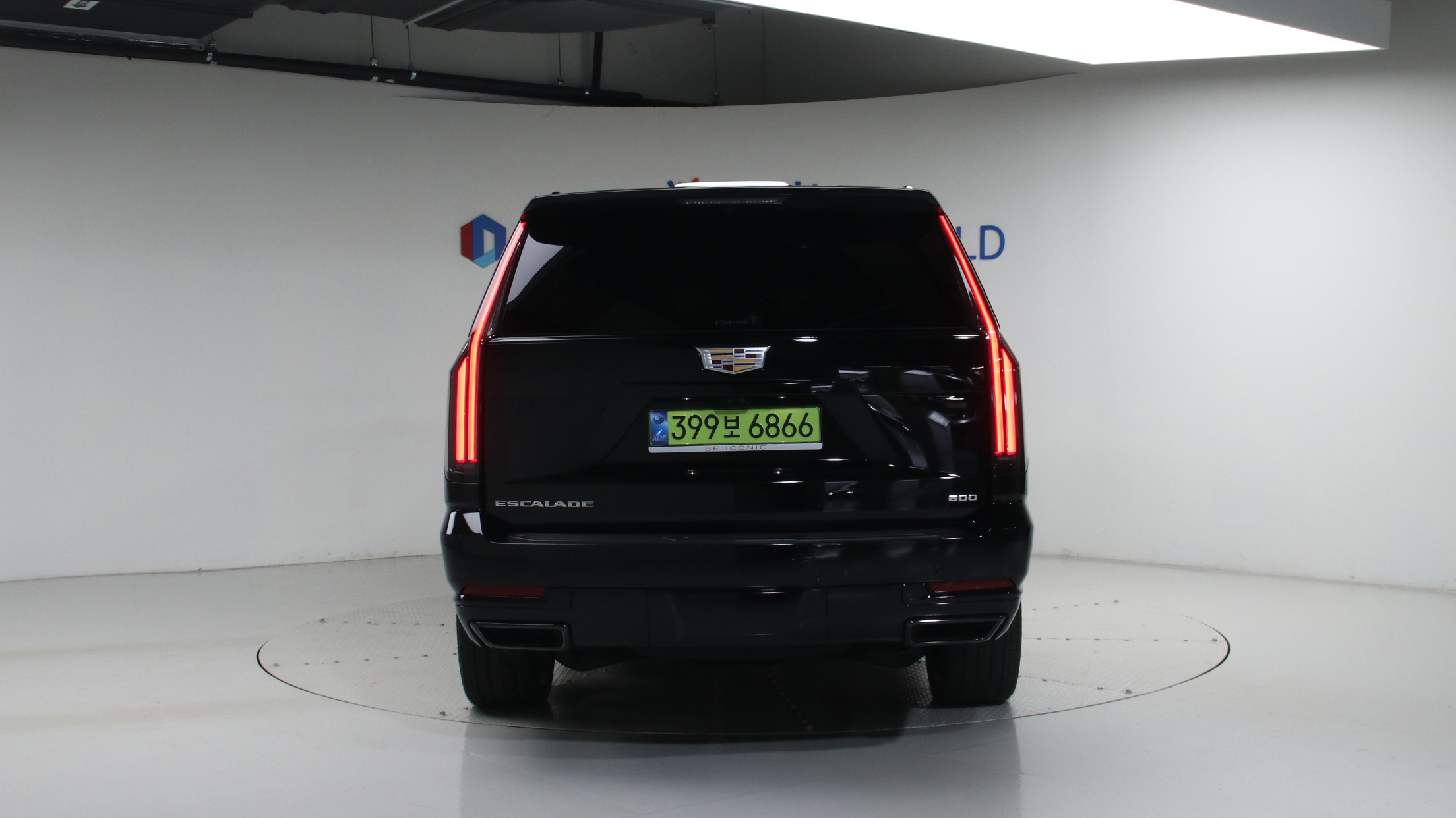 Cadillac Escalade — miniaturë 4