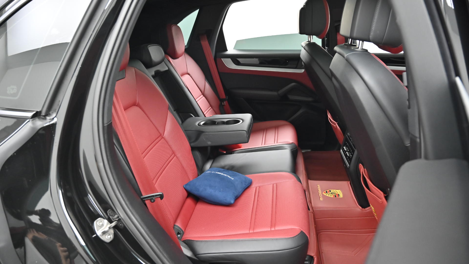 Porsche Cayenne — miniaturë 12