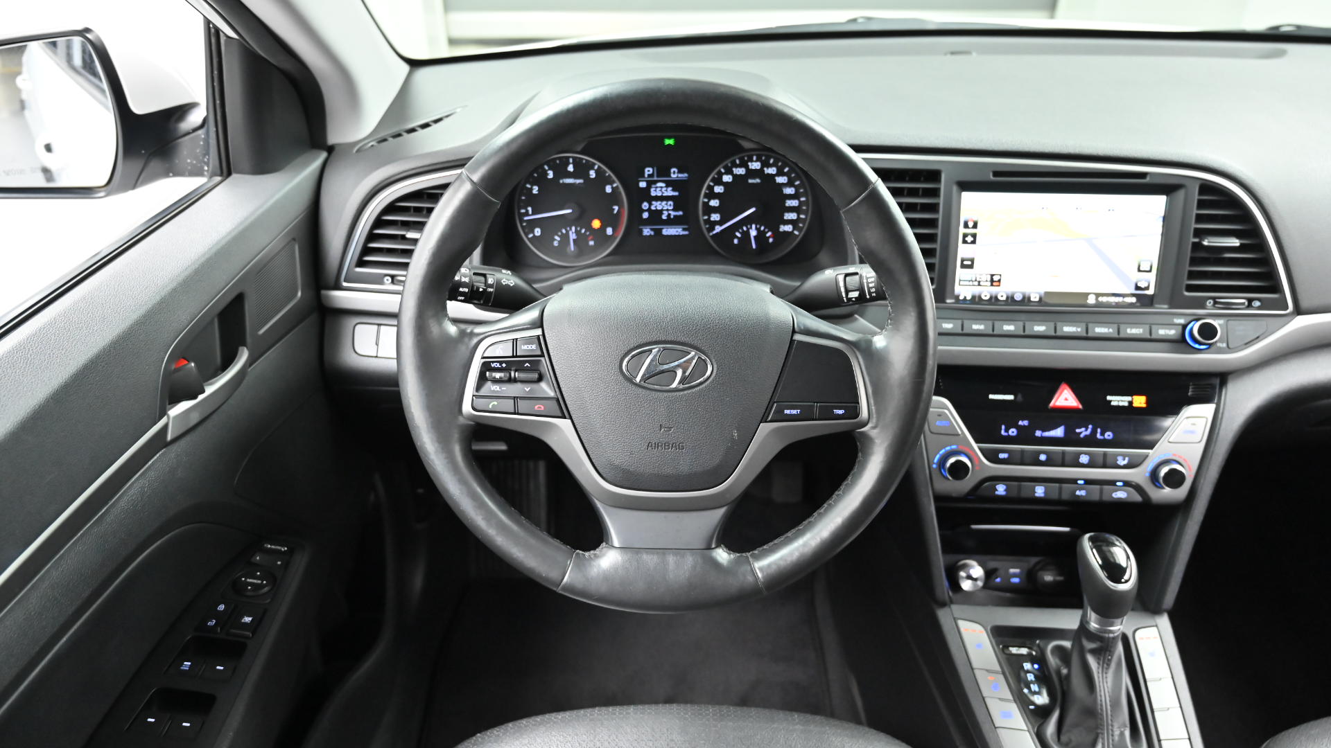 Hyundai Avante — miniaturë 13