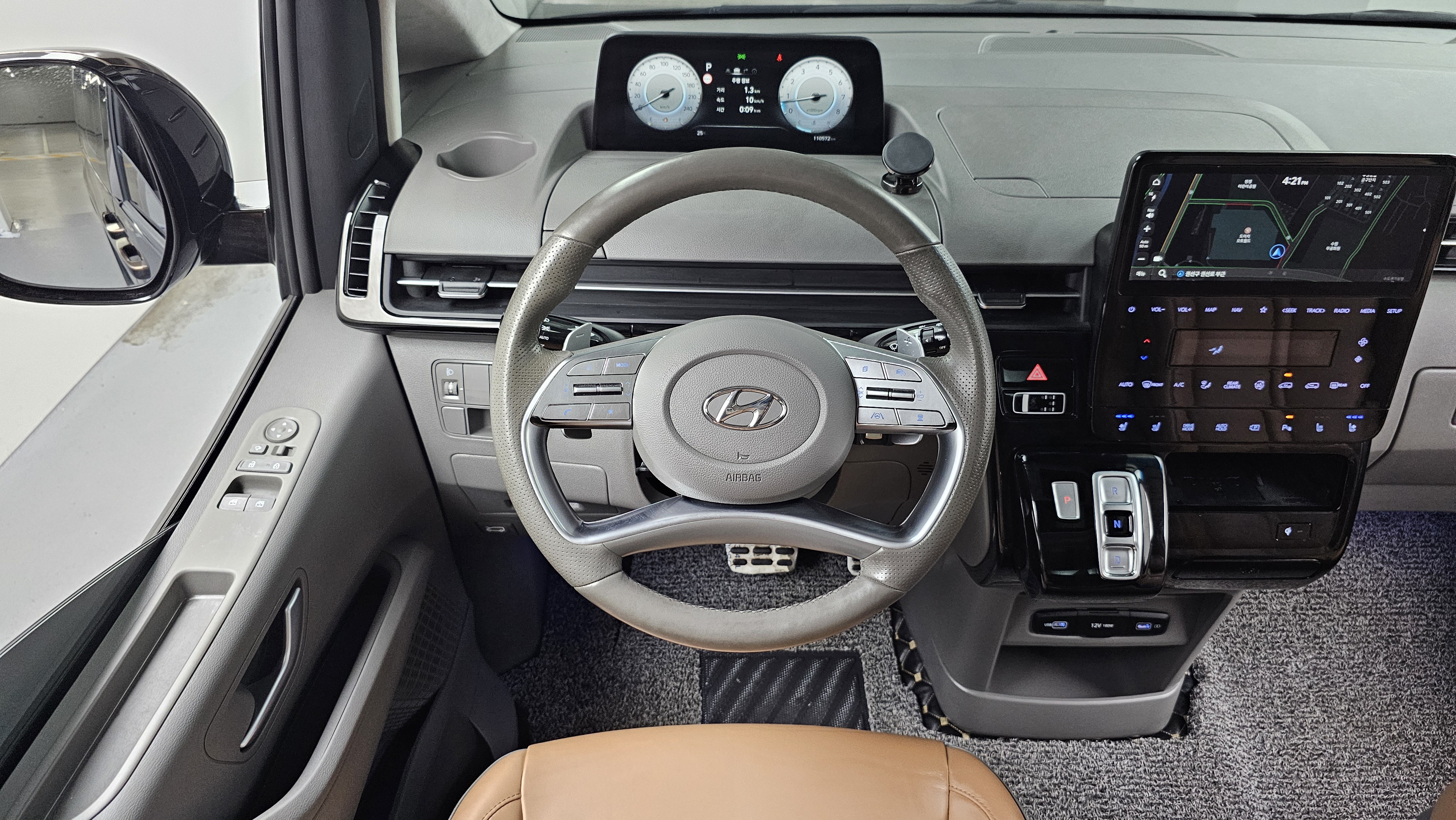 Hyundai Staria — miniaturë 13