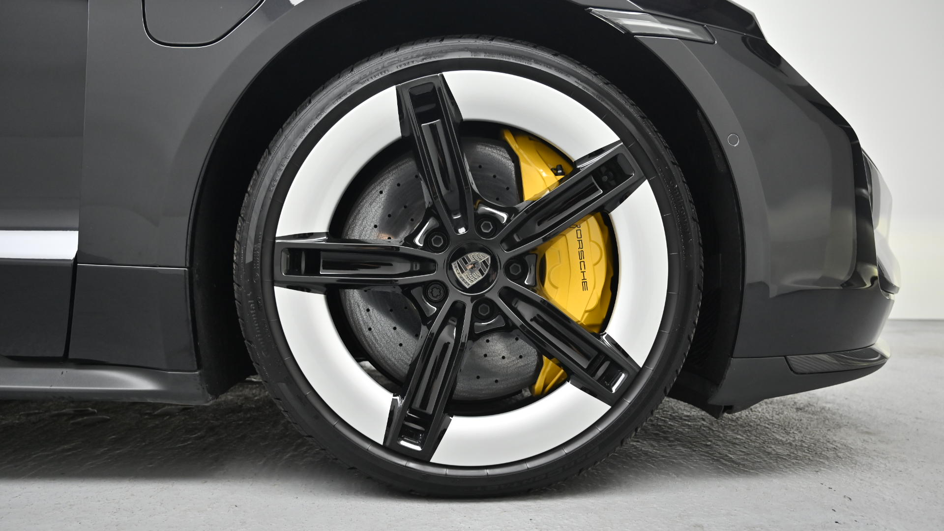 Porsche Taycan — miniaturë 5