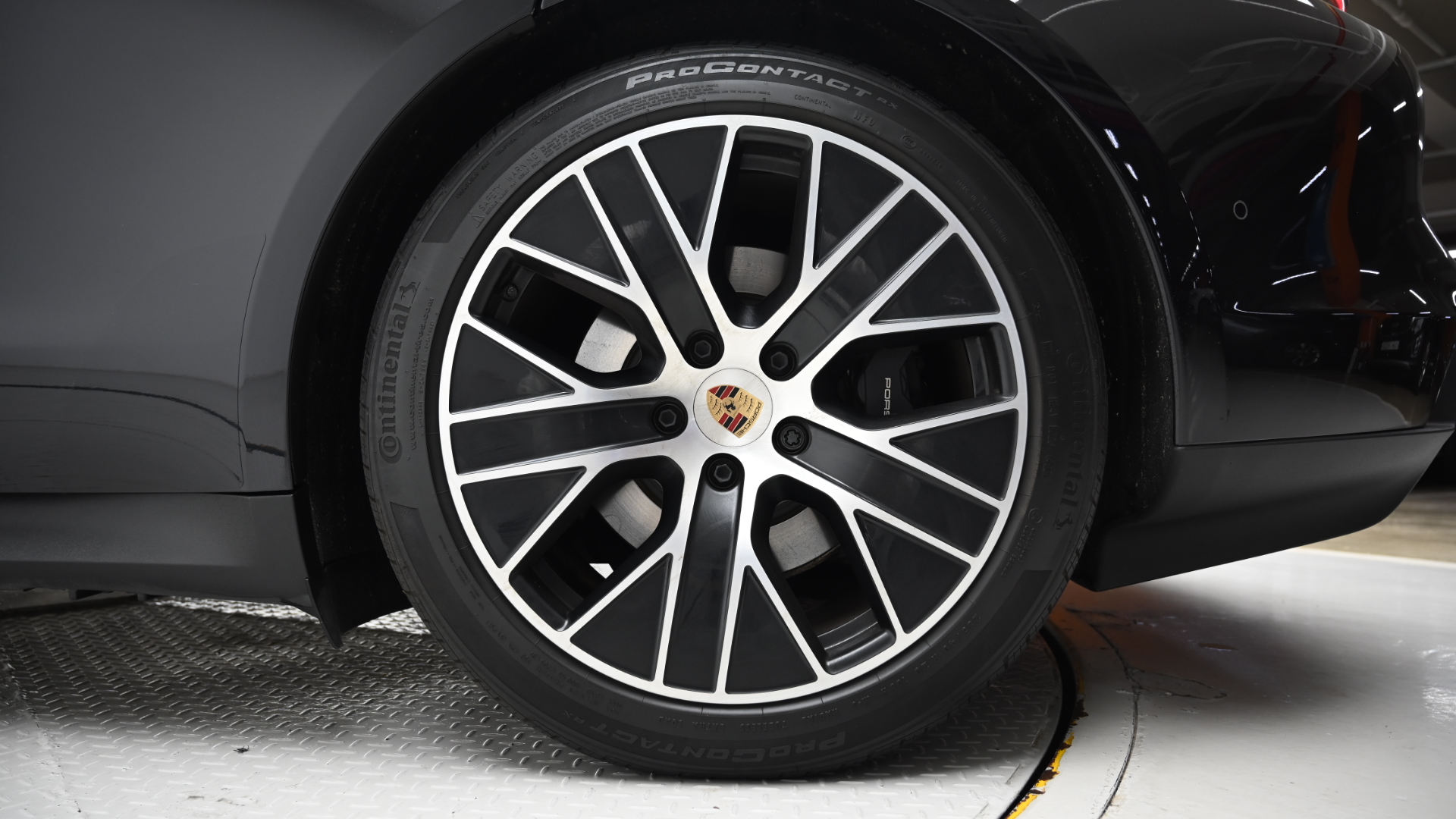 Porsche Taycan — miniaturë 5