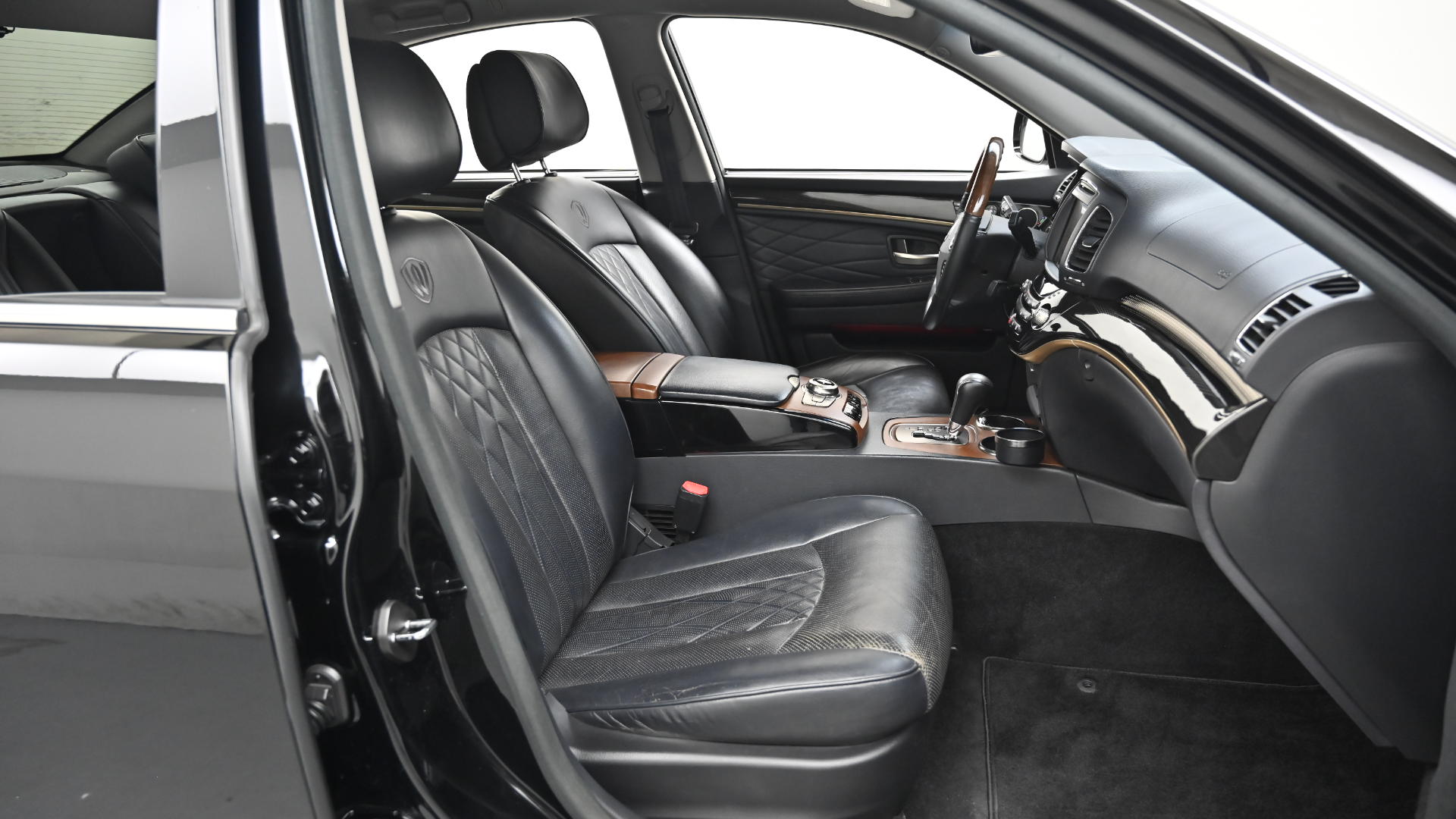 KGM (Ssangyong) Chairman W CW700 4TRONIC No Detailed Rating