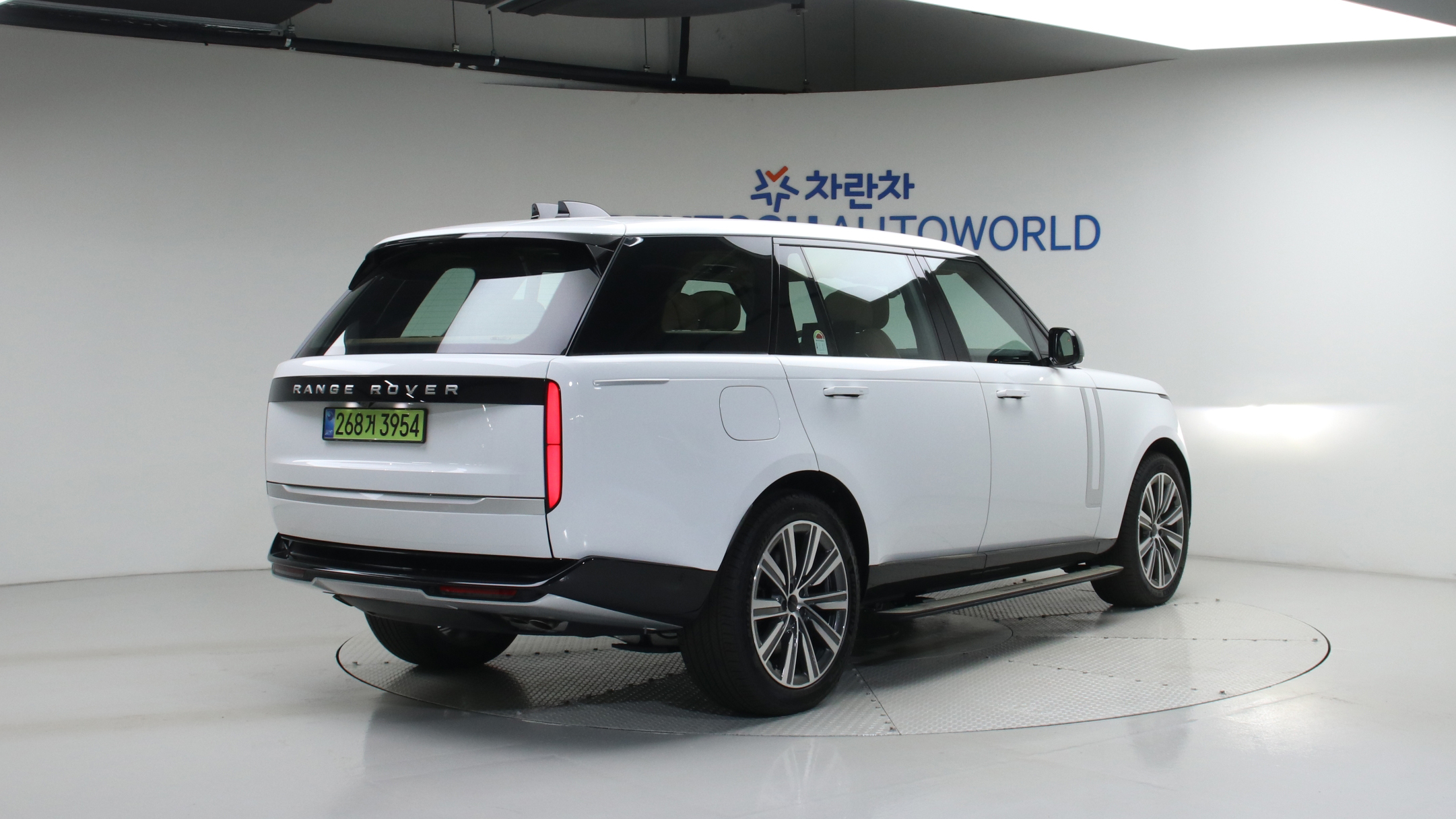 Land Rover Range Rover — miniaturë 2