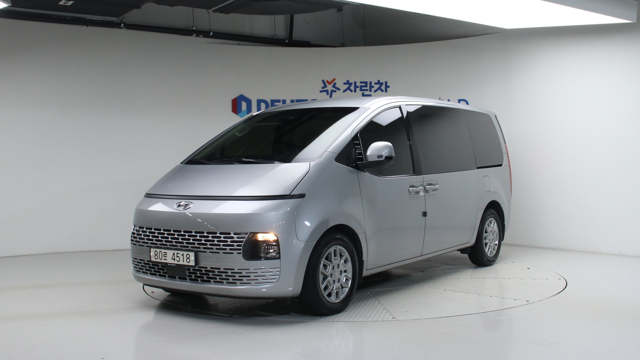Hyundai Staria LPG 3.5 2WD 카고 5인승 모던 — foto 1