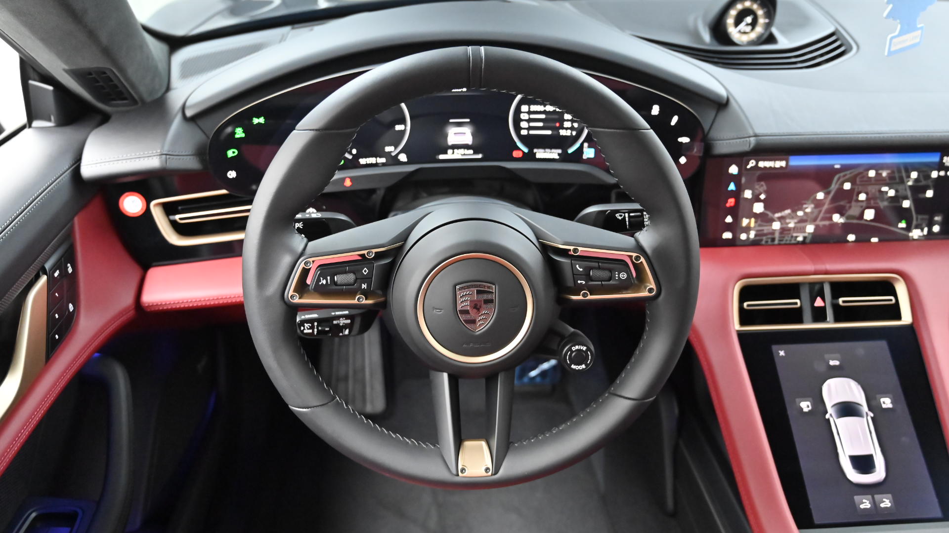 Porsche Taycan — miniaturë 13
