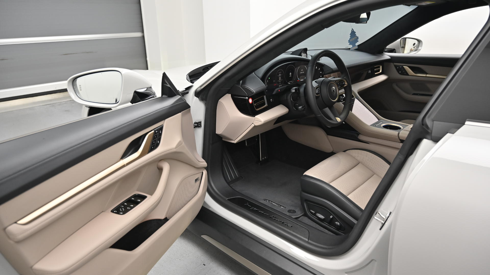 Porsche Taycan — miniaturë 11