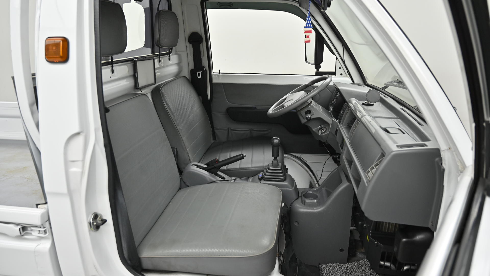 Chevrolet (GM Daewoo) New Labo Refrigerated Car Standard Type
