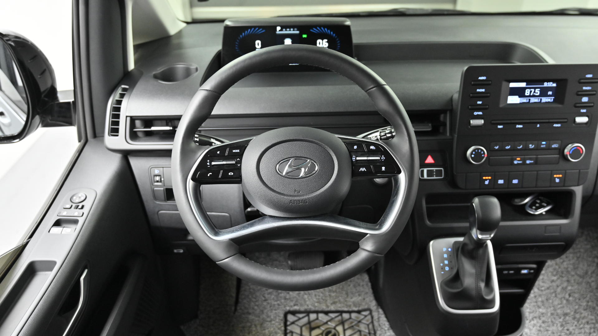 Hyundai Staria — miniaturë 13