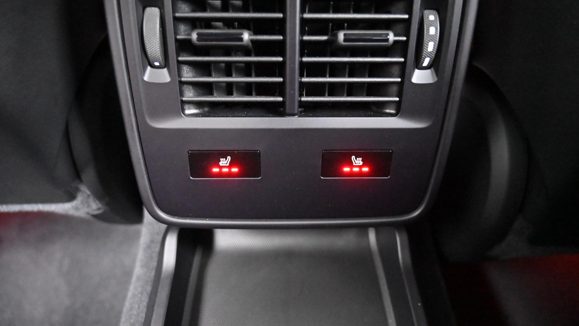 Porsche Taycan — miniaturë 16