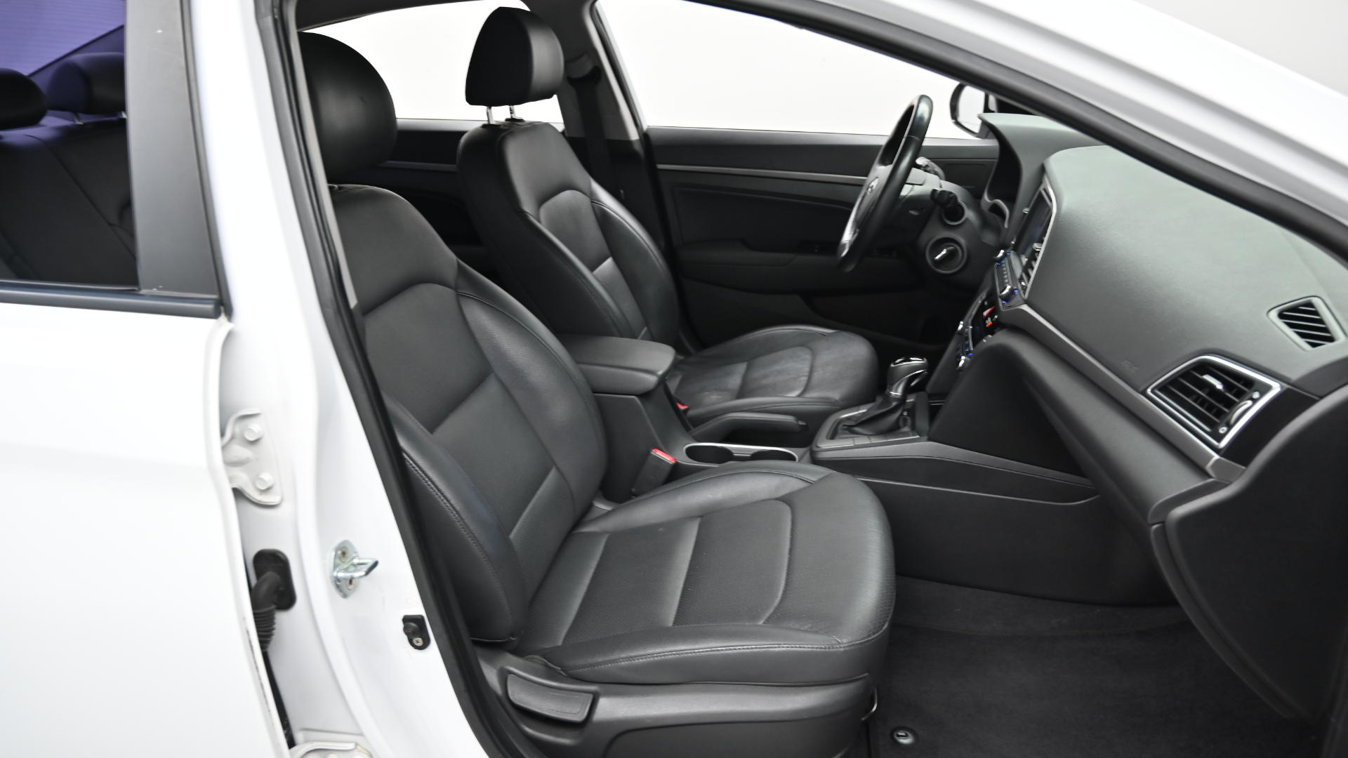 Hyundai Avante — miniaturë 10