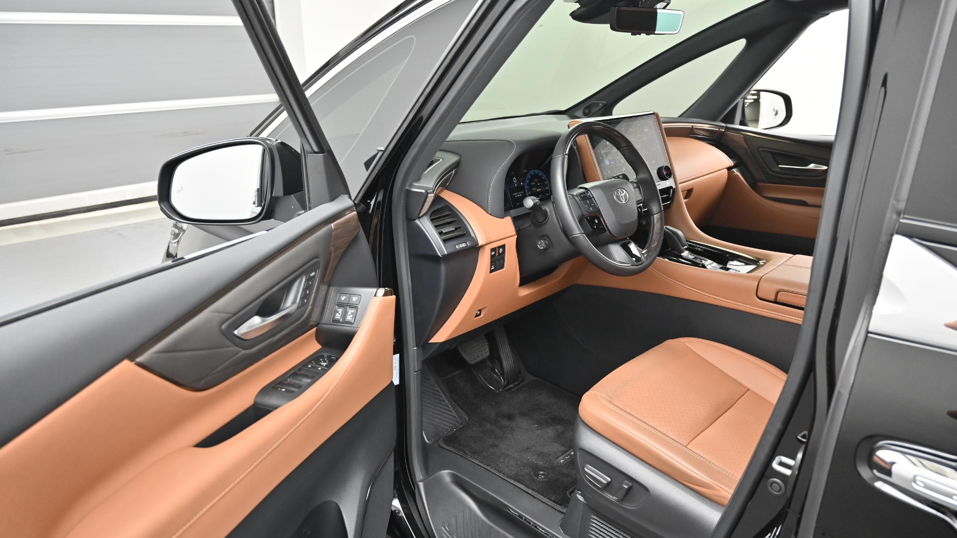 Toyota Alphard — miniaturë 11