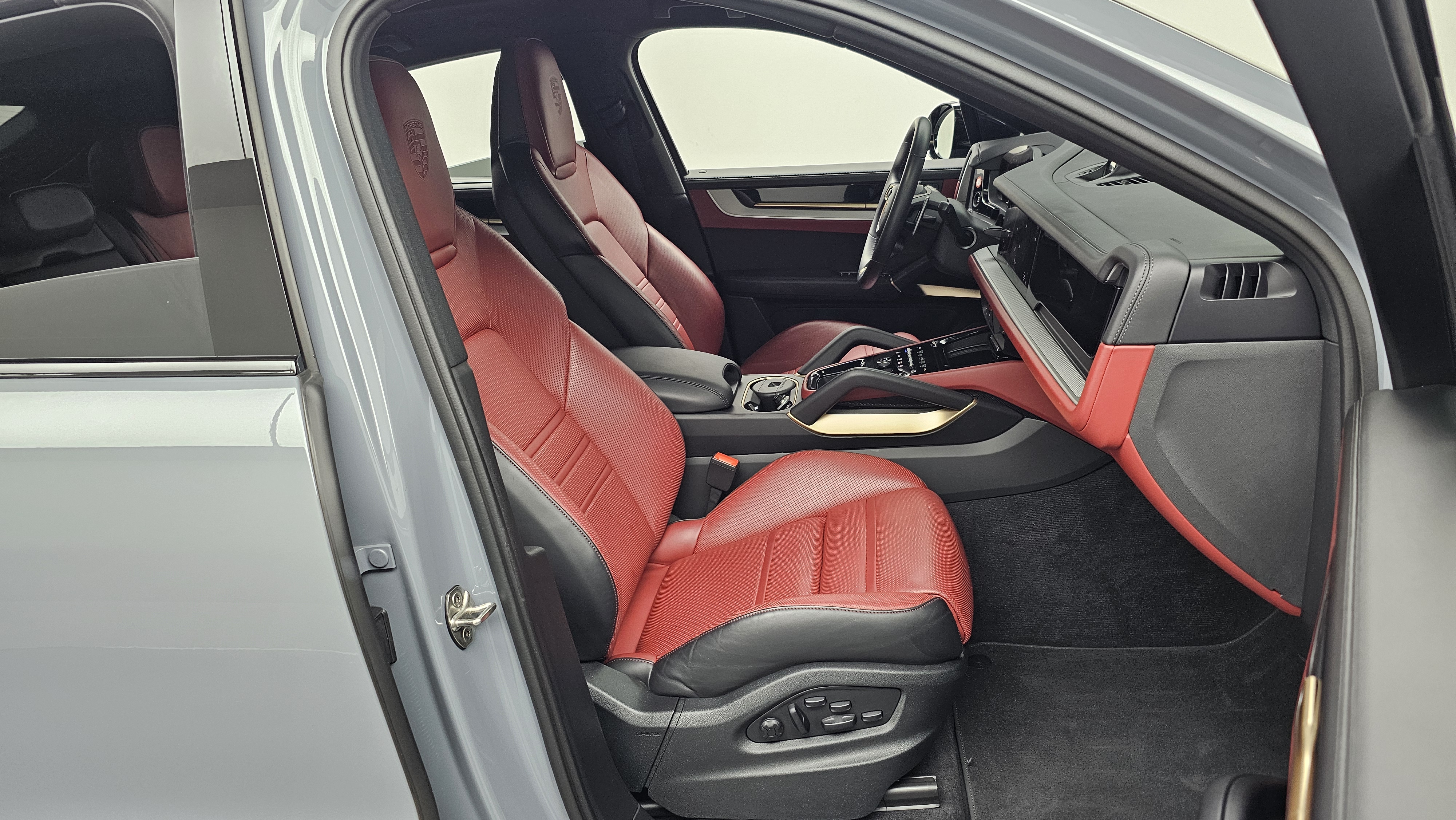 Porsche Cayenne — miniaturë 10