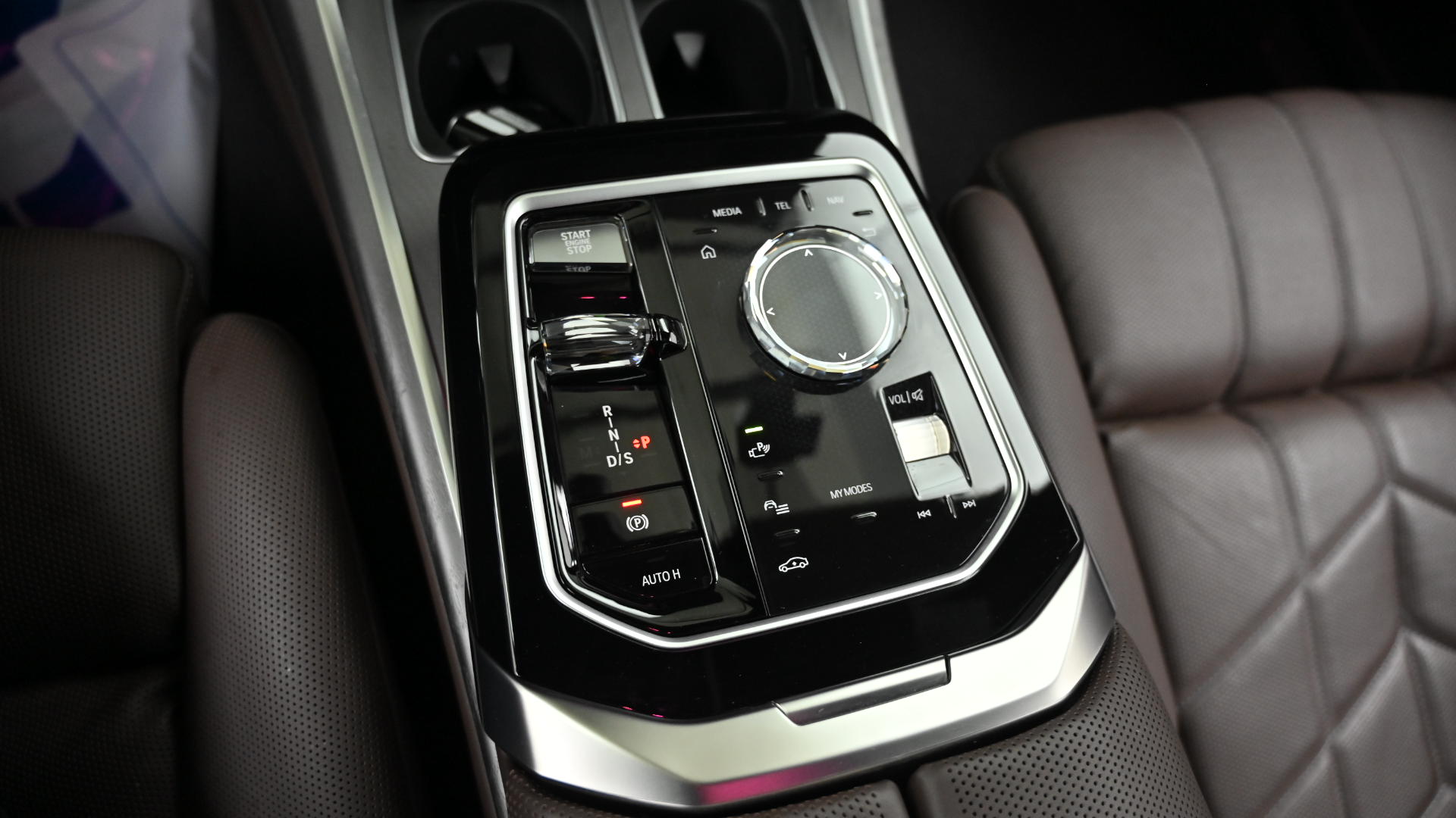 BMW 7er — miniaturë 9