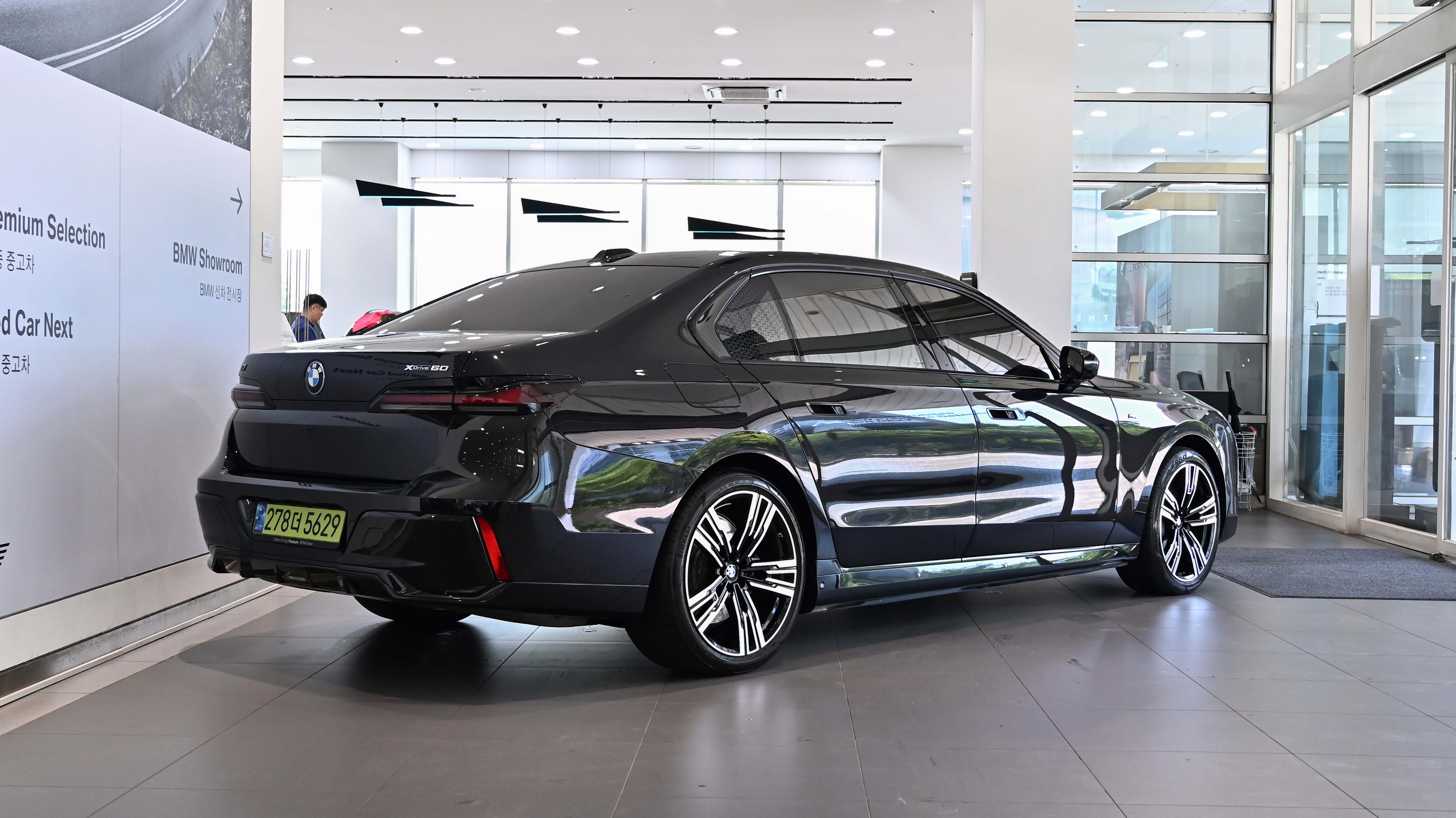 BMW i7 — miniaturë 4