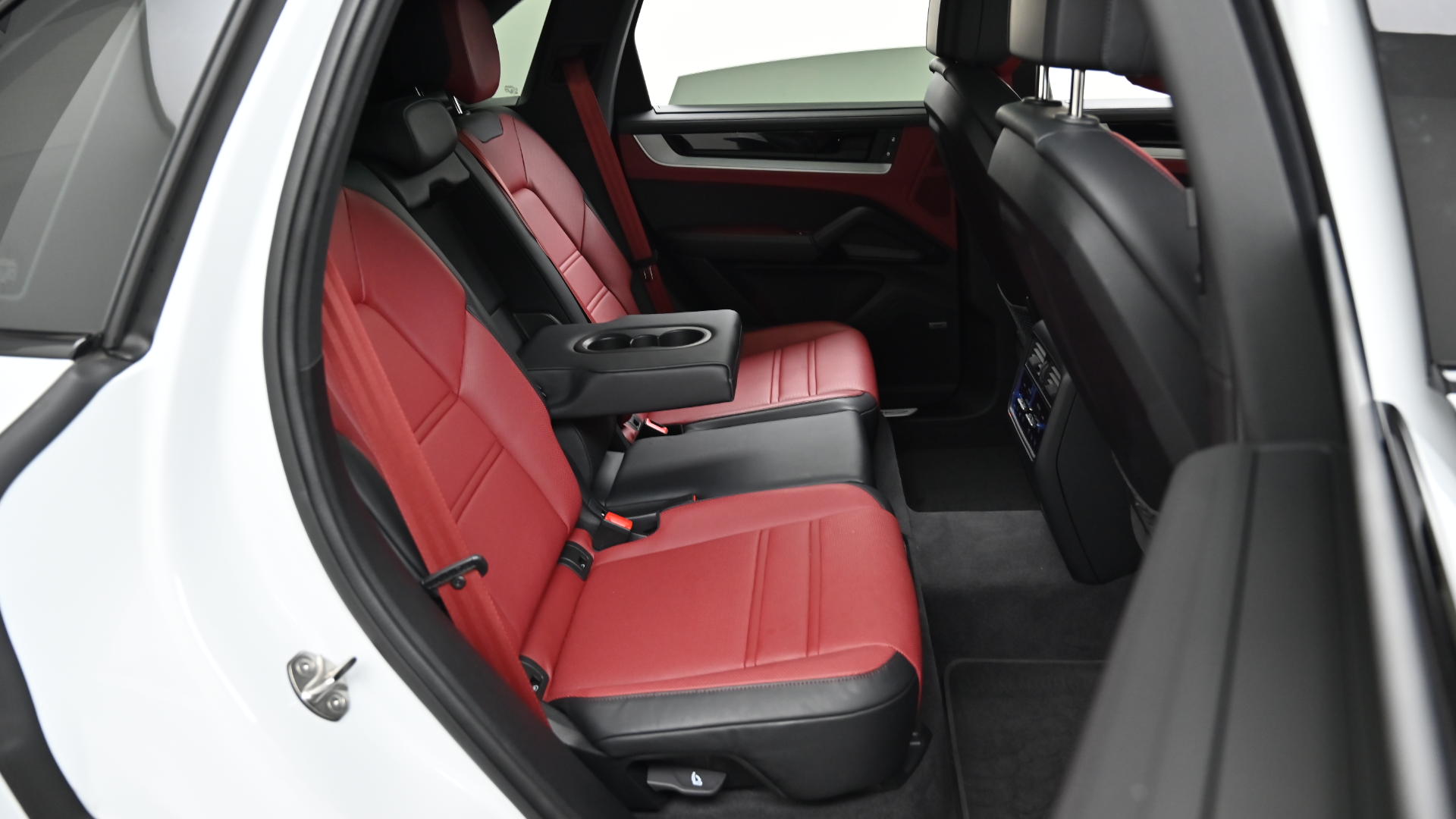 Porsche Cayenne — miniaturë 12