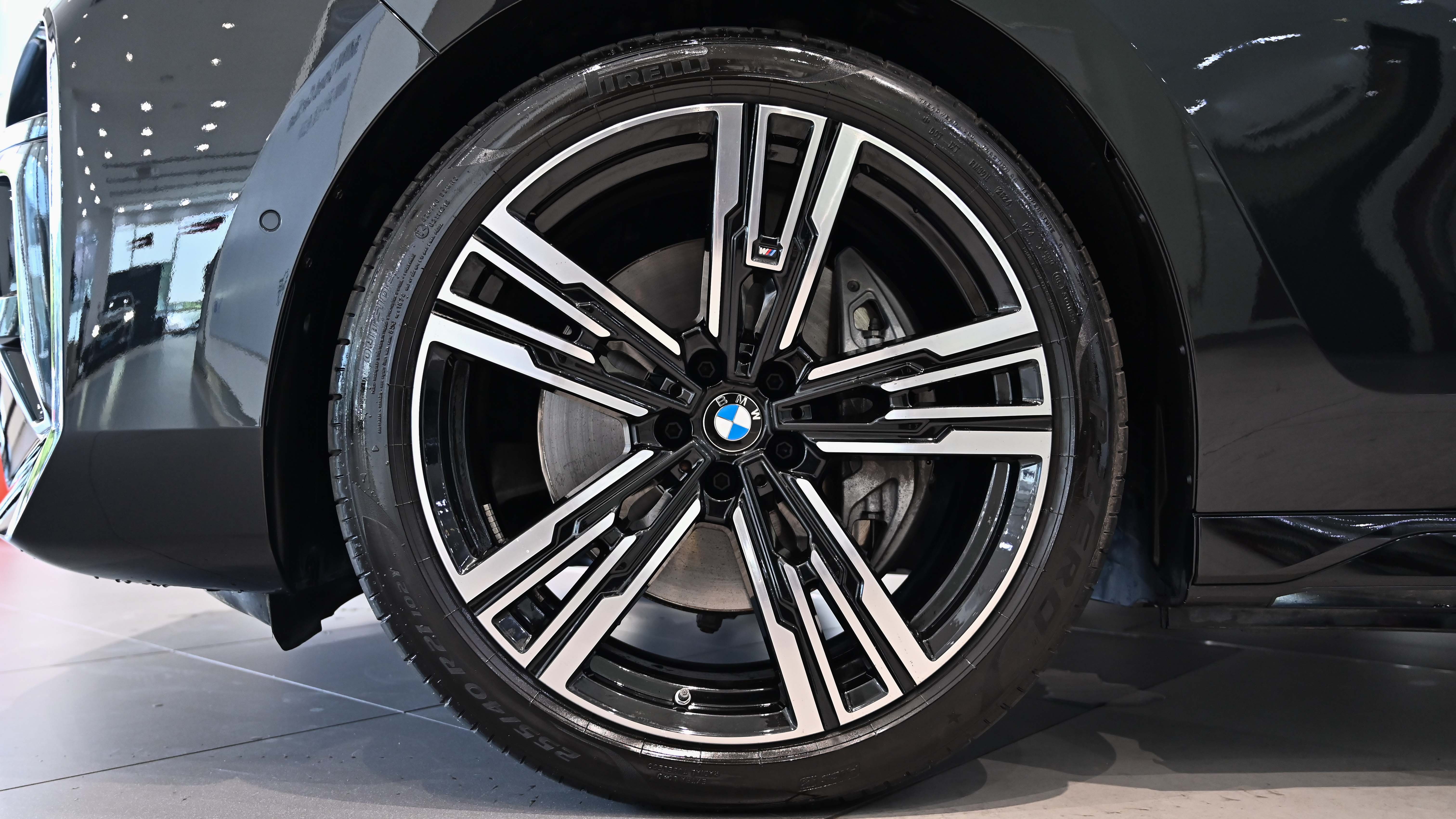 BMW i7 — miniaturë 5