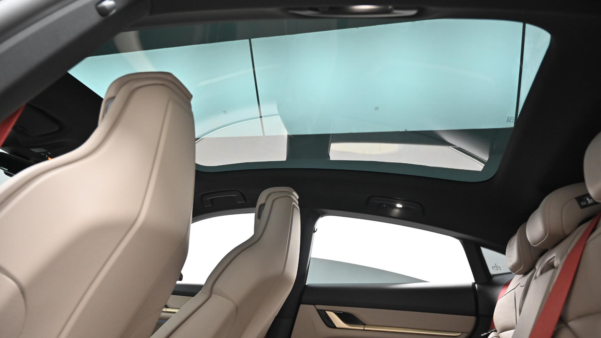 Porsche Taycan — miniaturë 18