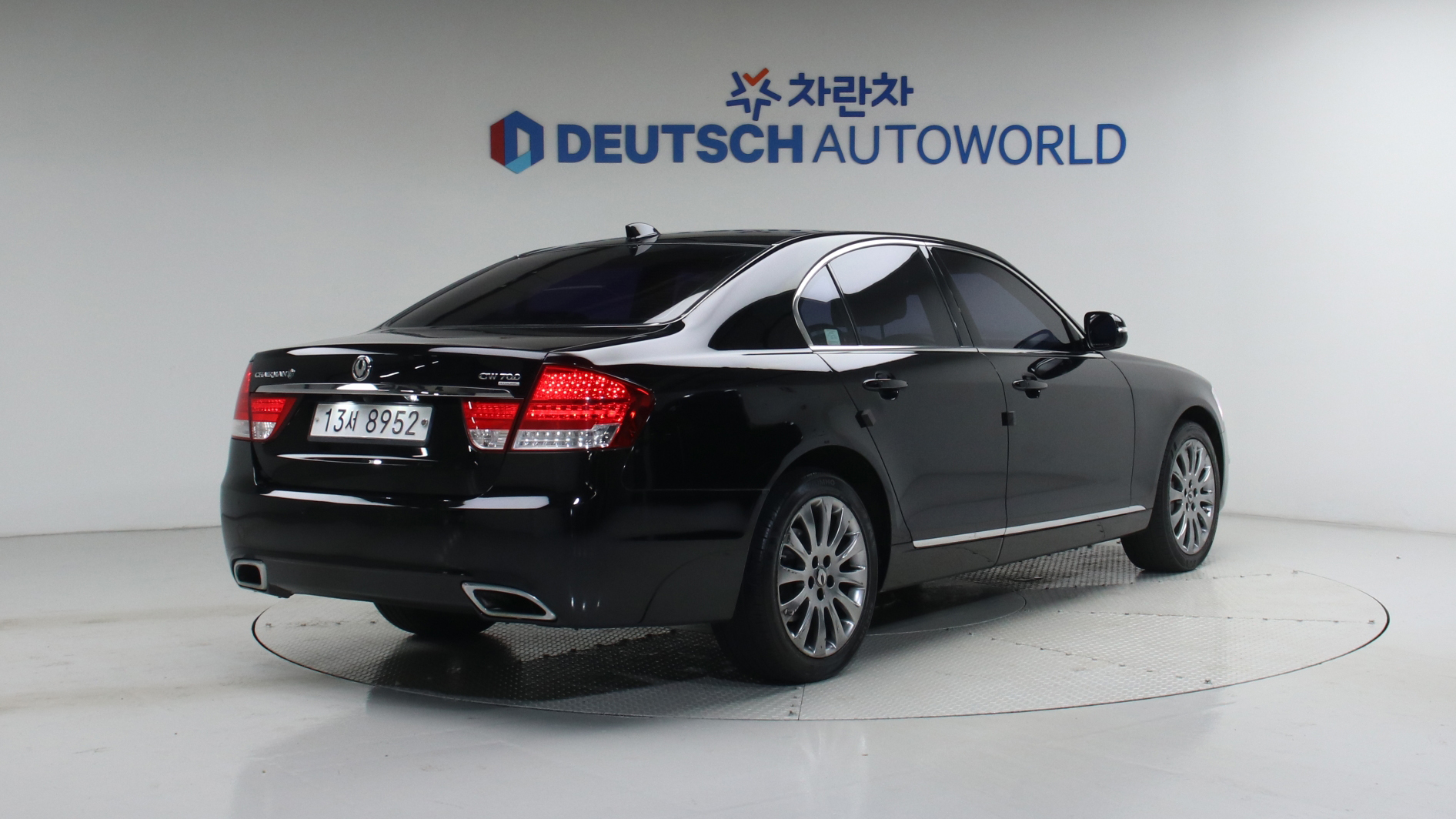 KGM (Ssangyong) New Chairman W CW600 Prestige