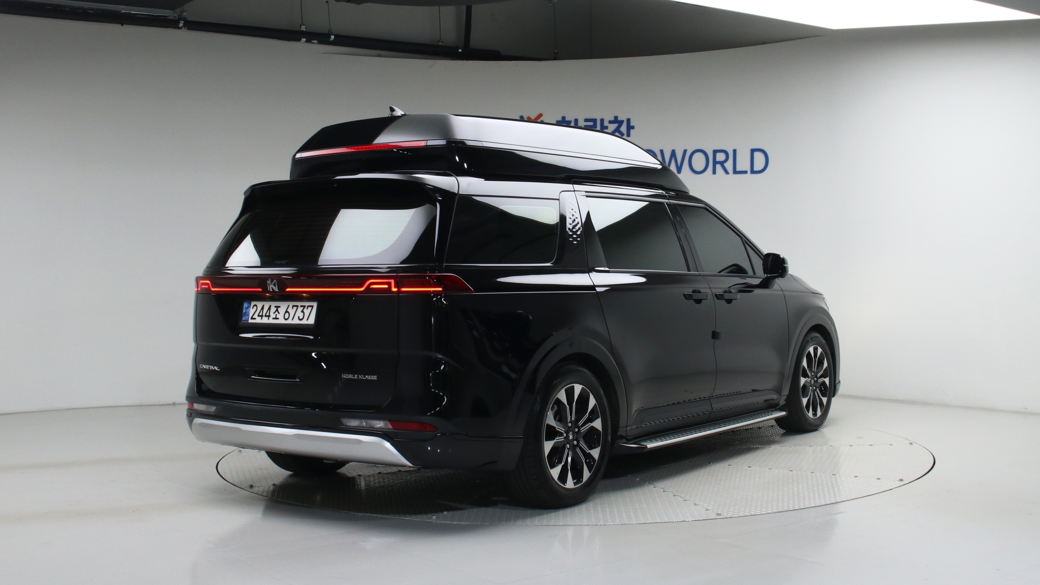 Kia Carnival — miniaturë 21