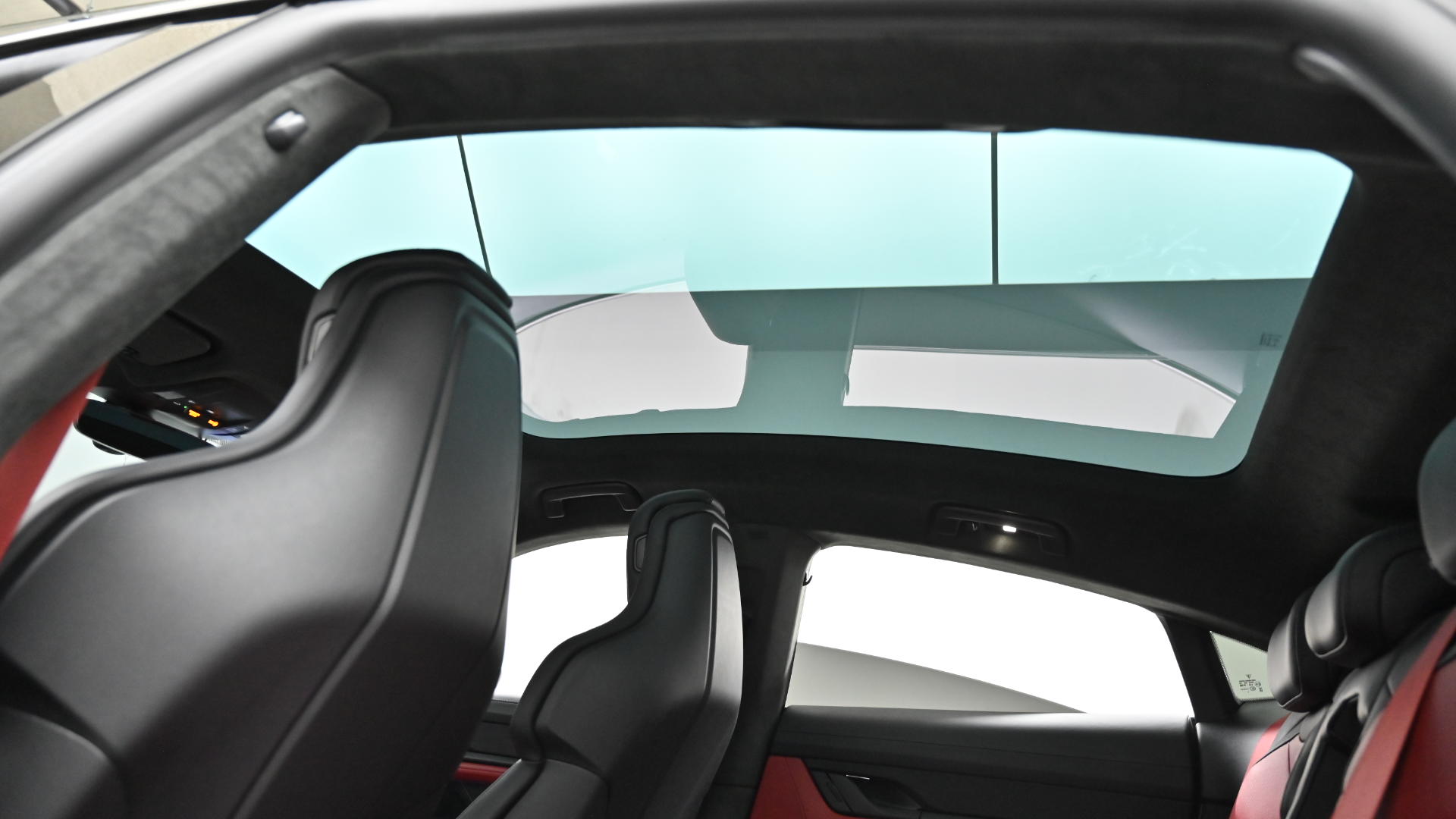Porsche Taycan — miniaturë 19