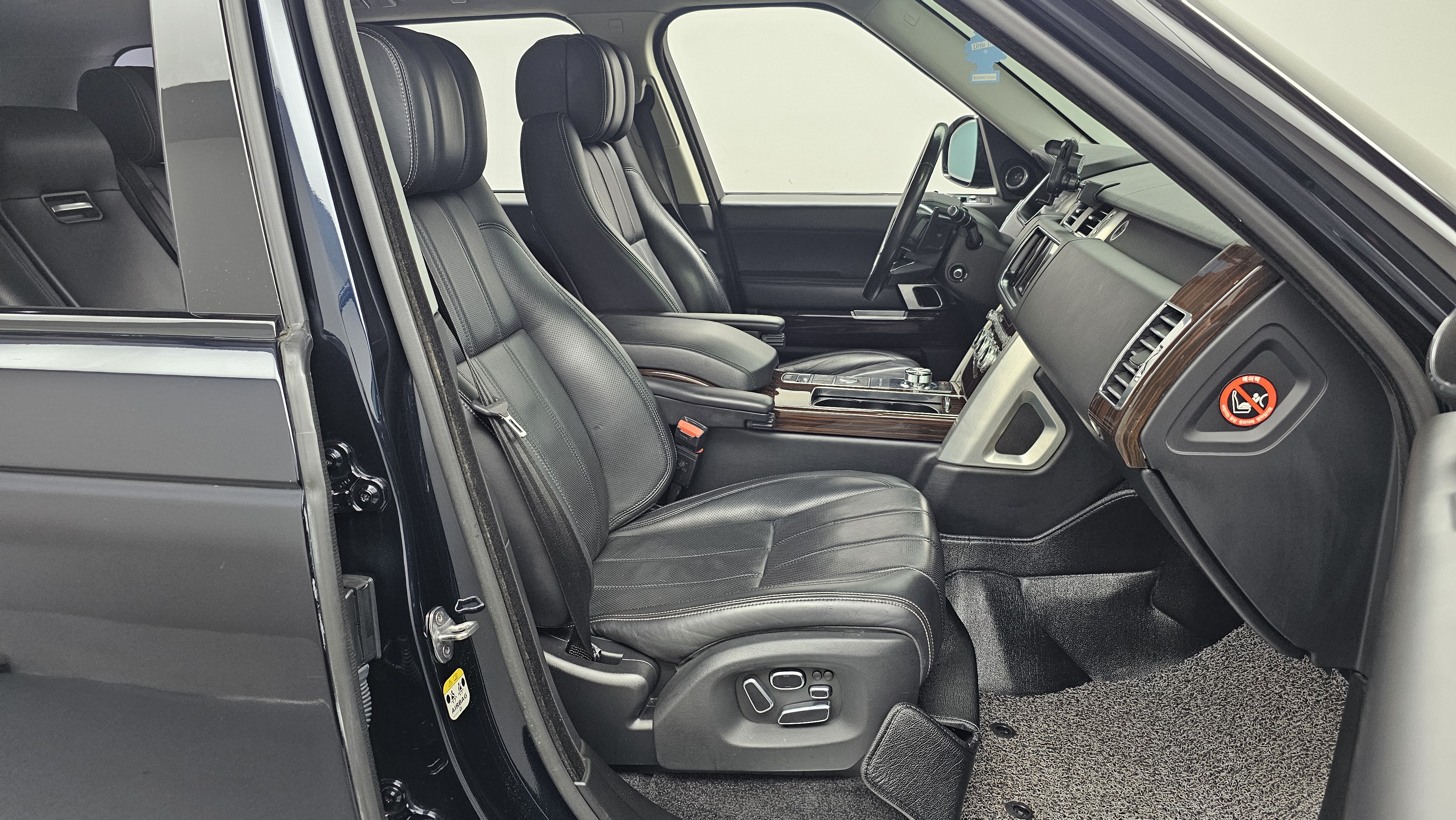 Land Rover Range Rover — miniaturë 26