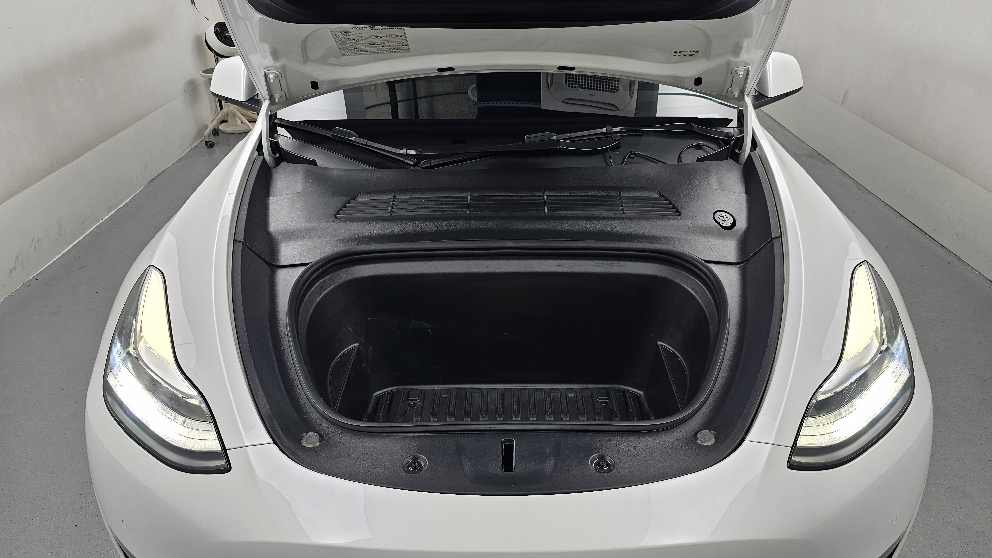 Tesla Model Y — miniaturë 30