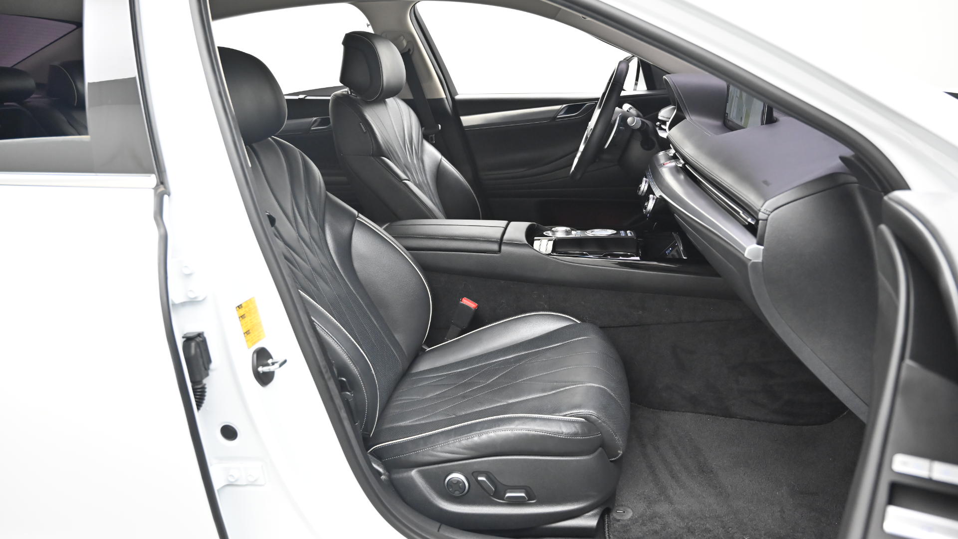 Genesis G80 — miniaturë 10
