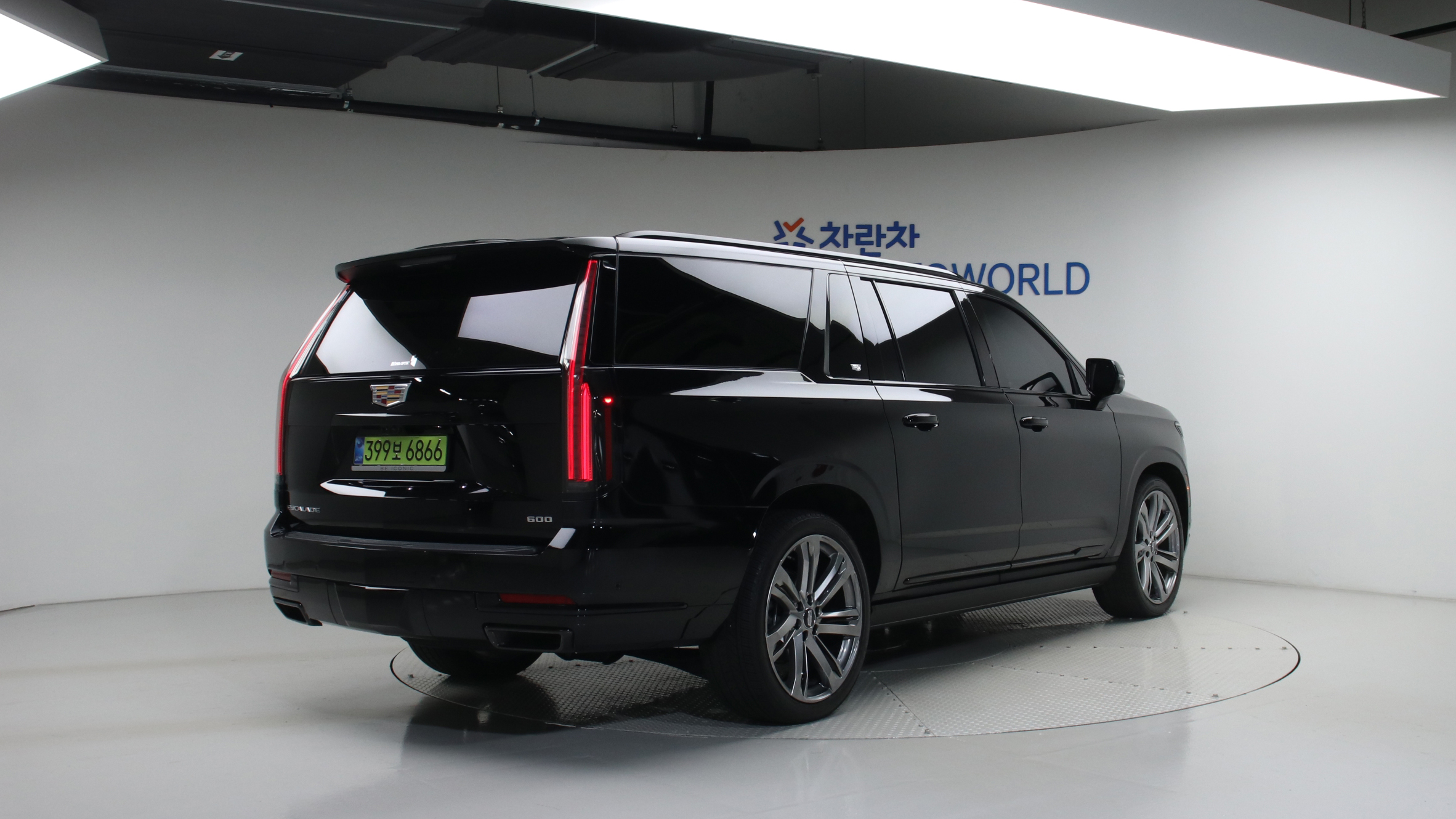 Cadillac Escalade — miniaturë 2