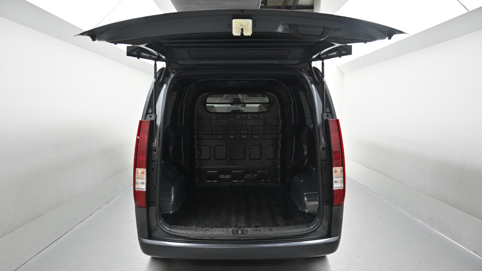 Hyundai Staria — miniaturë 19