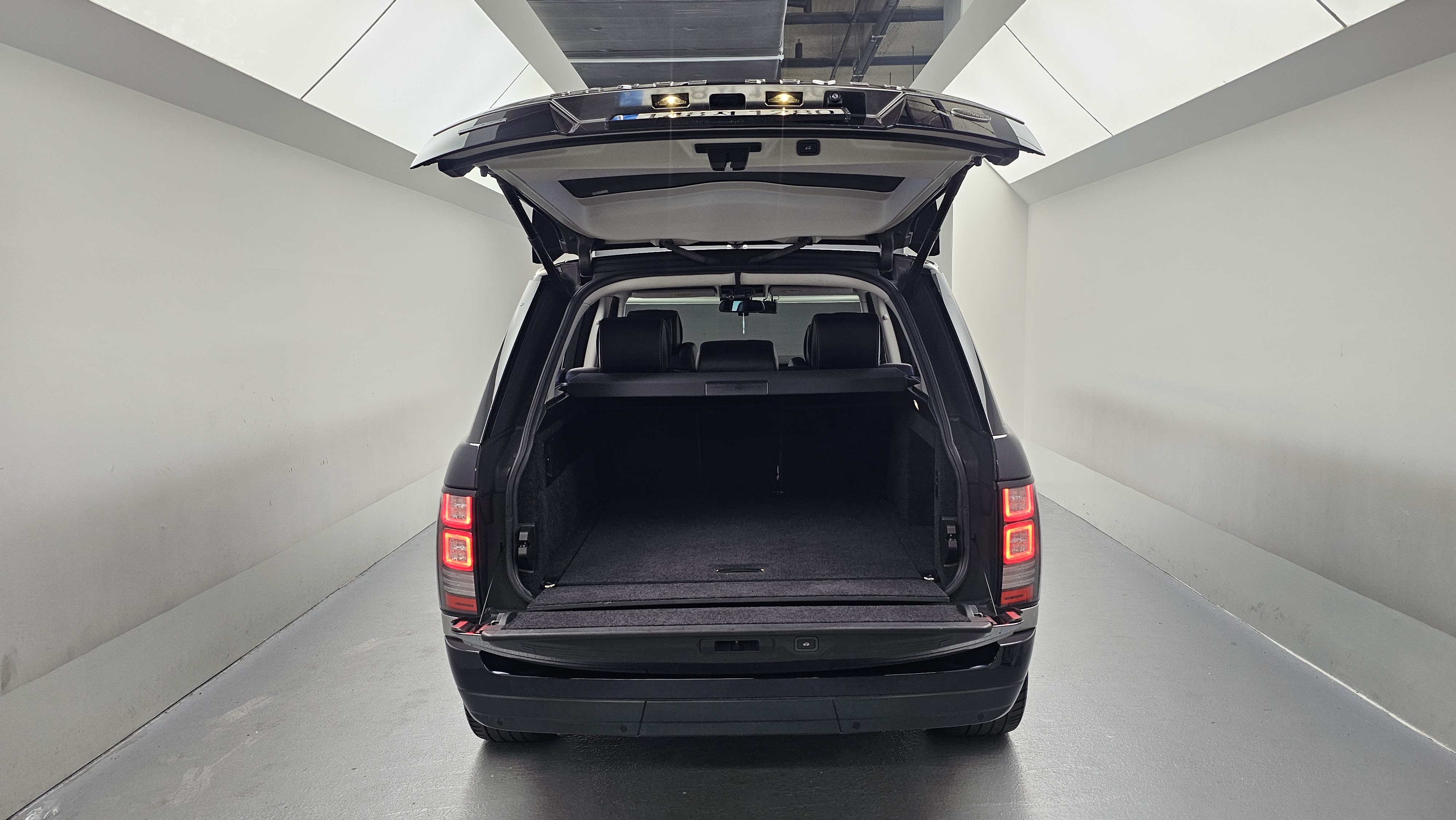 Land Rover Range Rover — miniaturë 37